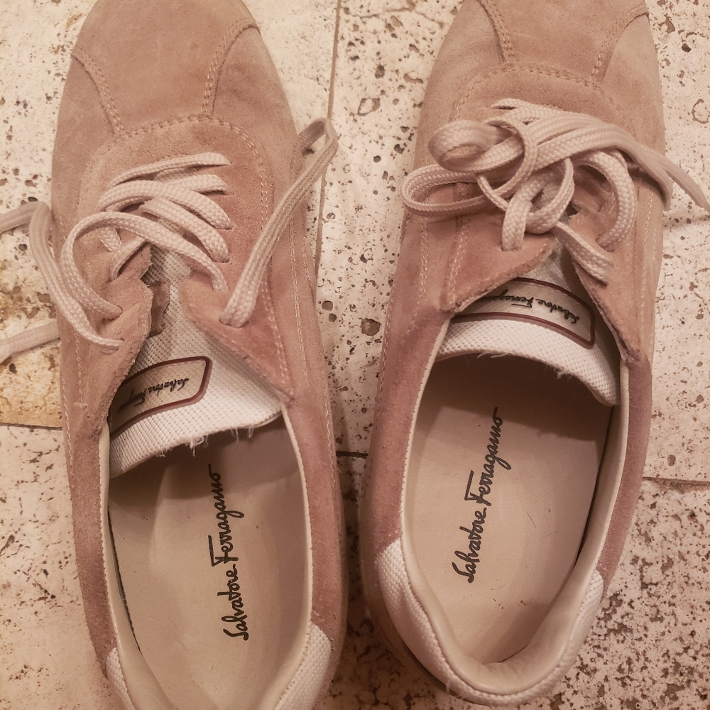 Shoes/Sneakers